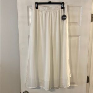 HEIPEIWA Elegant White Wide Pants size XL brand new inseam 22 waist 30” elastic